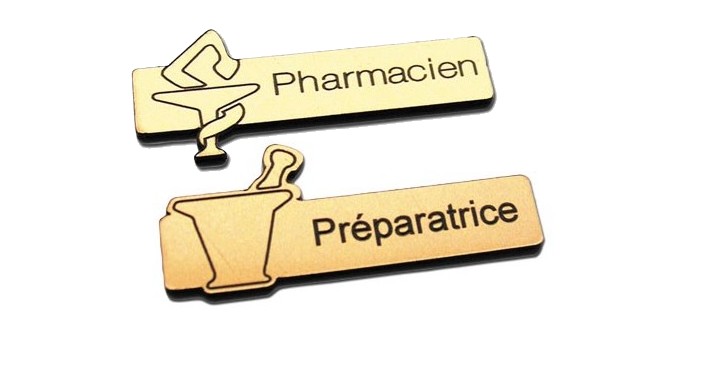 Port d’un badge de pharmacien : obligation et sanction